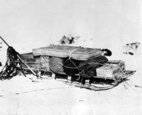 Fully loaded sledge, 1929.  Richard E. Byrd Papers, #7789_1. : BYRD7789_1.jpg