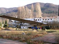  Заброшенный самолет-памятник Ил-18В СССР-75744 в Гаграх.jpg
