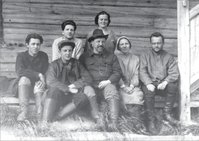  К.М. Дерюгин с сыном Константином и сотрудниками на Мурмане, 1928.JPG