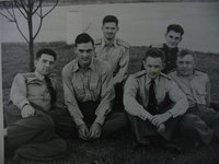 Подполковник М.Н.Чибисов (крайний слева), переводчик Г.Гагарин и офицеры группы спецназначения в США. : 2.jpg