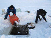  Постановка ПАБС с припайного льда в марте 2011 г.jpg