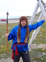 Директор «Поморского института» САФУ в Архангельске Иван Мосеев считает себя представителем «метисной аборигенной группы»: Иван Мосеев на выезде. Иллюстрация: сайт САФУ : Иван Мосеев.JPG