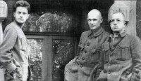 Слева направо: В.В.Алпатов (1898-1979), И.И.Месяцев (1885-1940)<br />и Л.А.Зенкевич (1889—1970). Фотография середины 20-х годов.<br />Фото из архива кафедры : 20.jpg