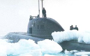  Visitors at drifting station ,North Pole from ice.jpg