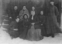  Коллектив Холмогорской церковно-приходской школы.jpg