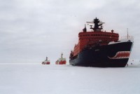  1280px-Three_icebreakers_--_Yamal,_St_Laurent,_Polar_Sea.jpg