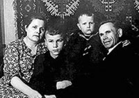  Семья Марковых 1945 г.jpg