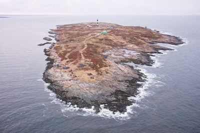  Sosnovetskiy (Ostrov Sosnovets) lighthouse - aerial picture.jpg