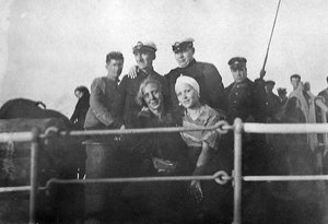  m6-На борту парохода товарищ Сталин.jpg