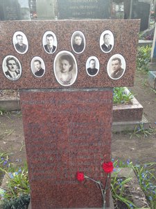  Кладбище у Донского монастыря.jpg