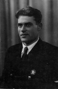  Бречалов Виктор Александрович. 1938 - Брат моей мамы, после награждения.jpg