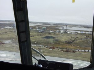 1 Вид из вертолета на полярную станцию Земля Бунге.jpg