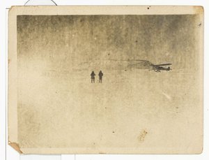  Полярная авиация. Лётчик Прокопов приземляет самолёт на м. Шмидта 1935 год  01.jpg