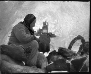  Bage in Aladdin's Cave.jpg