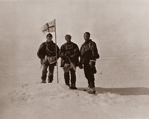  Mawson-on-magnetic-pole.jpg