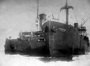  28 мая 1934г. ледокол «Красин» и пароход «Смоленск» вошли в Авачинскую губу.jpg