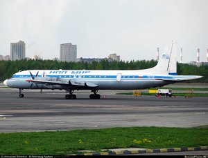  Ил-18 RA-75713 с магнитометром.jpg