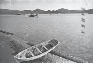  1940-08-22 Тикси на заднем плане DF-195 Н-206 и МП-7  бн копия.jpg