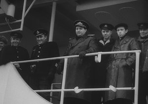  В Ф Бурханов и П А Пономарев на Капитан Белоусов 1949.jpg