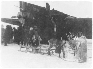 Залив Кожевникова. Март 1938 года. <br />Самолёт Н176 перед отлётом в Дудинку. Около оленьих нарт стоит лётчик т.Тихонов. Фото инж. Ивлиева. : Н176-2.jpg