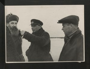  13-В.С.Молоков и эксп на СП, 1937-Шмидт-Шевелёв-Молоков-стр106.jpg