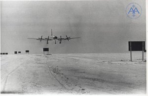  Ил-18Д-1980-посадка.jpg
