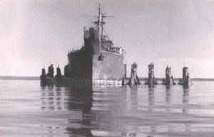  ЭОН-71 на рейде Диксона. 06.08.1961.jpg