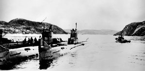  ПЛ в Екатерин гавани ( ЭОН-65), 8-ая отдельная бригада ПЛ. 07.07.1955.jpg