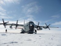 Военный С-130s в Гренландии. : plane.JPG