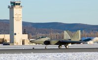 КДП авиабазы ВВС Эйлсон на Аляске и боевой самолет F-22 Raptor. : Эйлсон.jpg